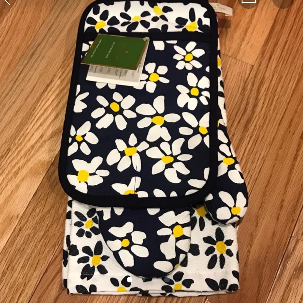 Kate Spade Daisy Fields Oven Mitt Potholder Towel - Picture 2 of 5